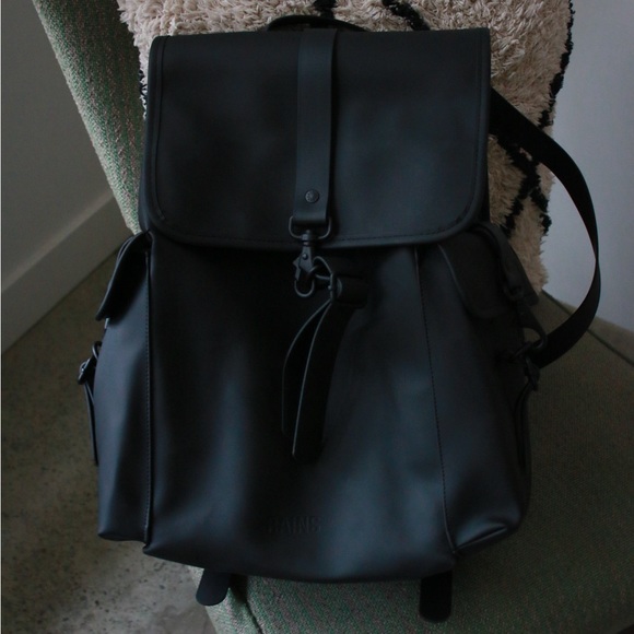 Rains Rucksack Cargo Waterproof Black Backpack - Picture 2 of 10
